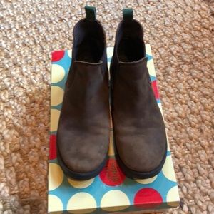 Mini Boden leather Chelsea boots! Size 36